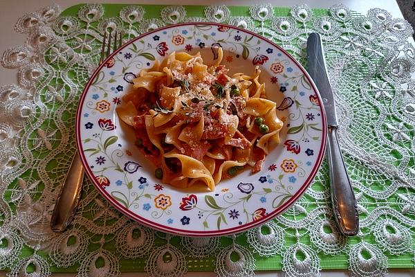 Penne in Creamy Vegetable and Ham Sauce