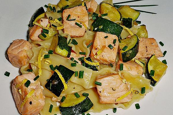 Penne with Salmon, Zucchini and Lemon