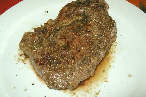 Pepper Steak with Black Crushed Pepper