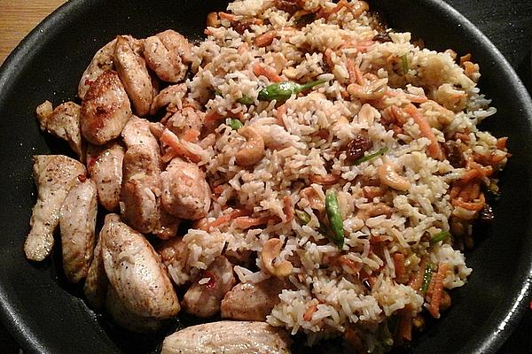 Persian Rice with Chicken, Cashews and Raisins