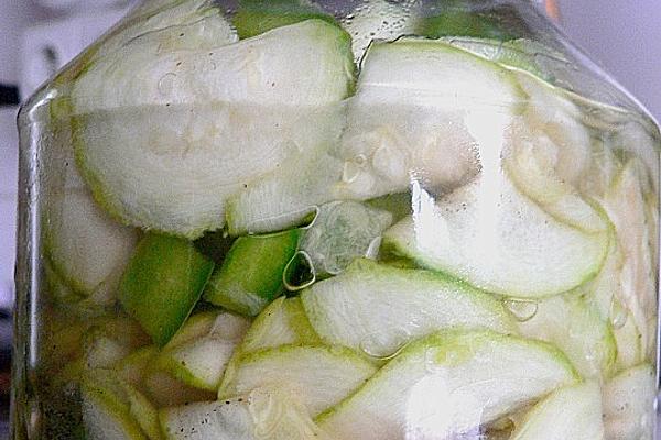 Pickled Zucchini Sweet – Sour
