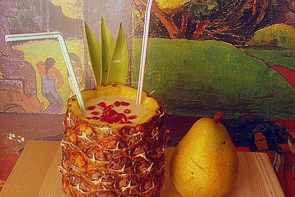Pineapple – Banana – Pear Shake