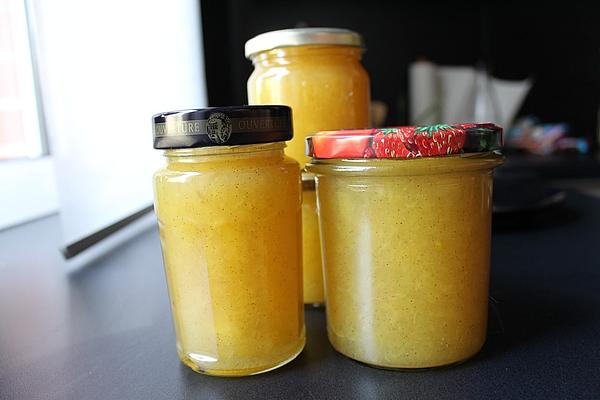 Pineapple Jam with Vanilla