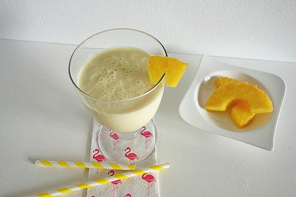 Pineapple Smoothie with Buttermilk