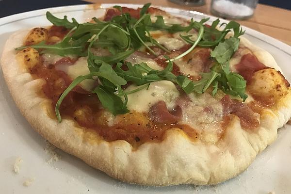 Pizza Margherita – Italian Style