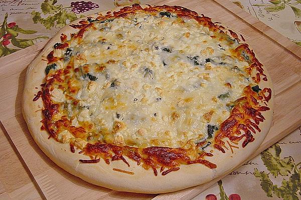 Pizza with Spinach and Three Kinds Of Cheese