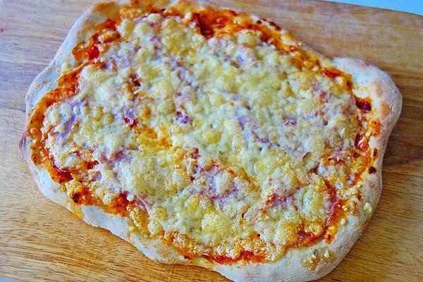 Pizza with Tomato, Ham and Cheese