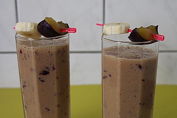 Plum, Banana and Buttermilk Smoothie