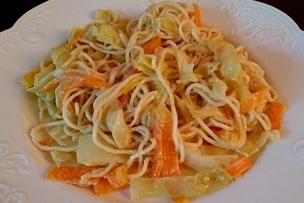 Pointed Cabbage Noodle Pan with Coconut Milk