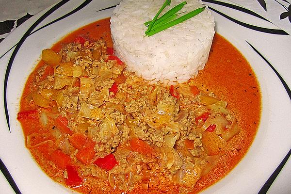 Pointed Cabbage Stew with Thai Curry and Coconut Milk