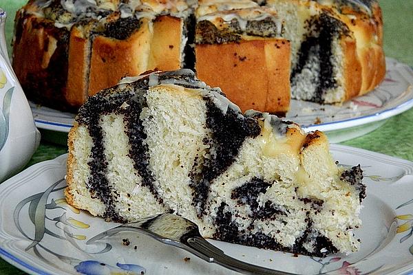Poppy Seed – Marzipan – Snail Cake with Egg Liqueur Icing