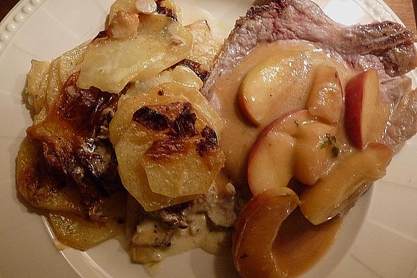Pork Chops with Apples and Grapes