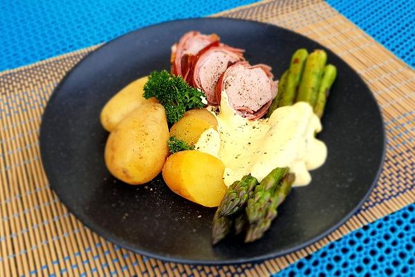 Pork Fillet with Green Asparagus and Potatoes
