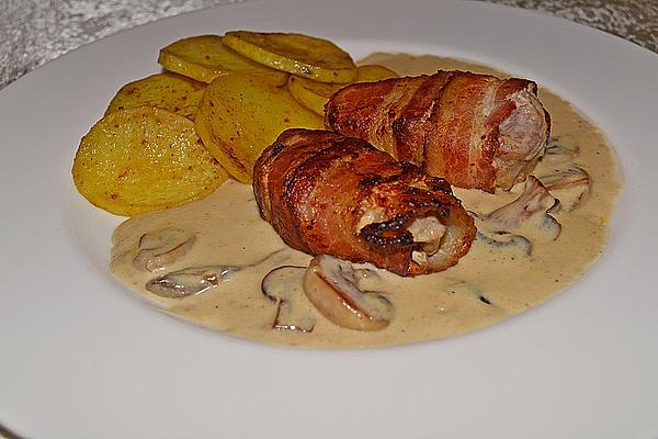 Pork Fillet Wrapped in Bacon with Mushroom-pepper Cream Sauce