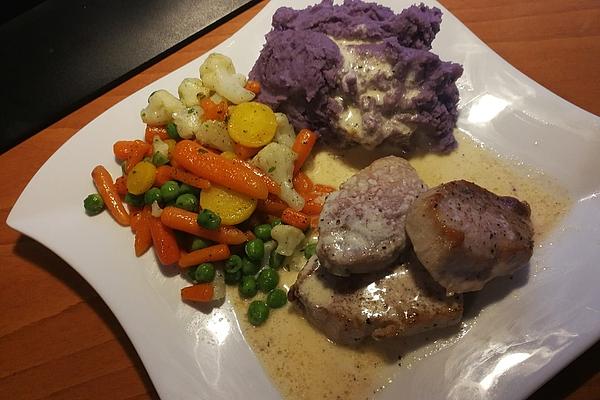 Pork Medallions in Cognac – Cream Sauce