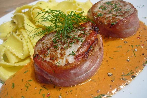 Pork Medallions in Dill – Paprika – Sour Cream