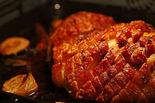 Pork Shoulder / Schäufele Crispy with Side Dishes from Römertopf