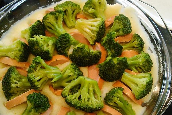 Potato Casserole with Broccoli and Meat Sausage