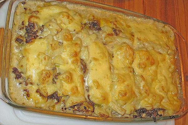 Potato Casserole with Leek and Minced Meat