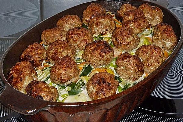 Potato Casserole with Leek, Meatballs and Gorgonzola