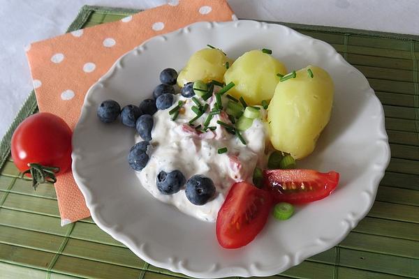Potatoes with Vegetable Curd