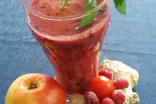 Power Smoothie with Fruits, Ginger and Chilli