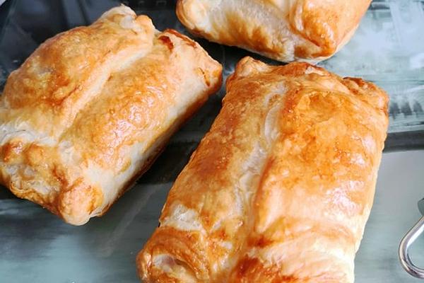 Puff Pastries with Minced Meat