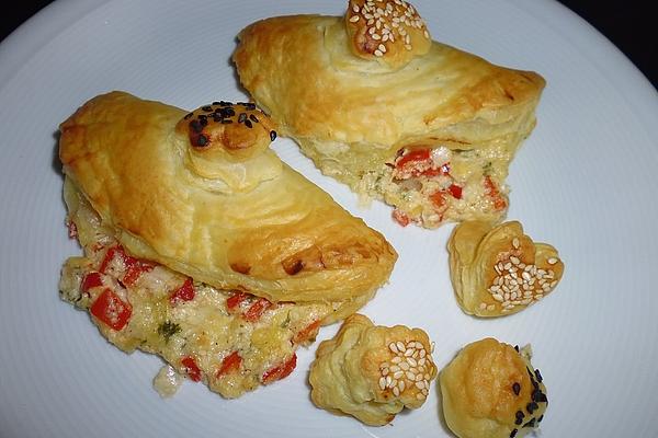 Puff Pastries with Paprika and Leek
