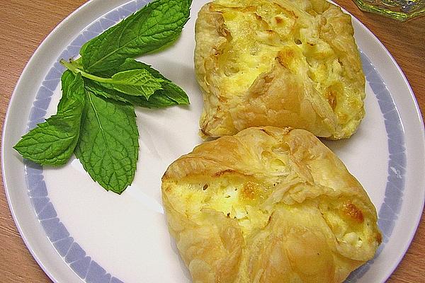 Puff Pastry Pockets with Cheese Filling