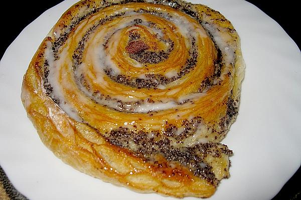Puff Pastry – Poppy Seed Rolls with Marzipan
