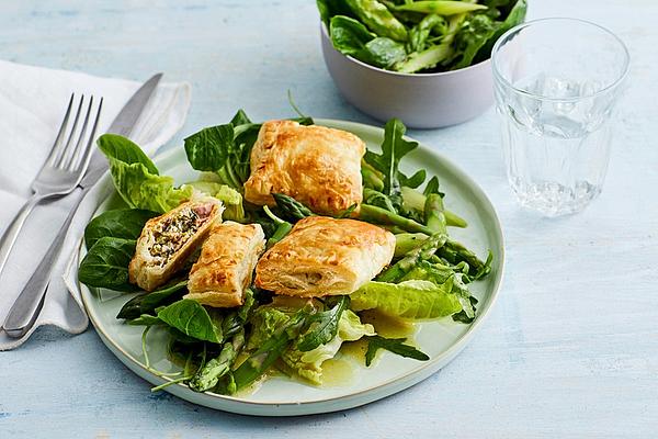 Puff Pastry Pouches with Asparagus, Prosciutto and Mascarpone Filling