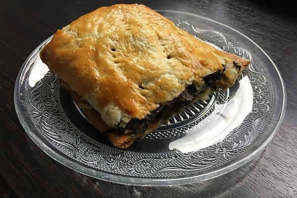 Puff Pastry Strudel with Spinach, Mushrooms and Ricotta