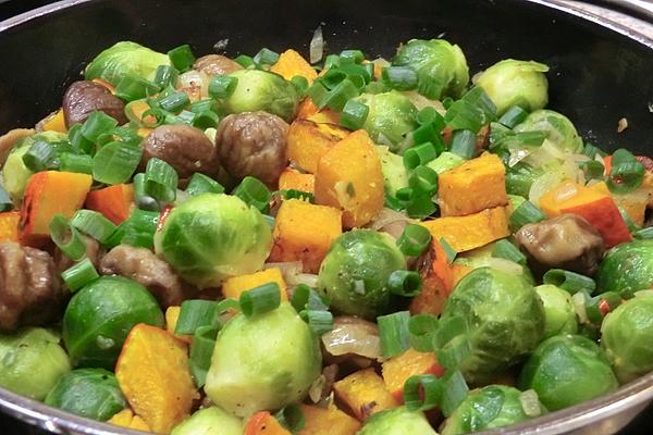 Pumpkin, Brussels Sprouts and Chestnuts Pan