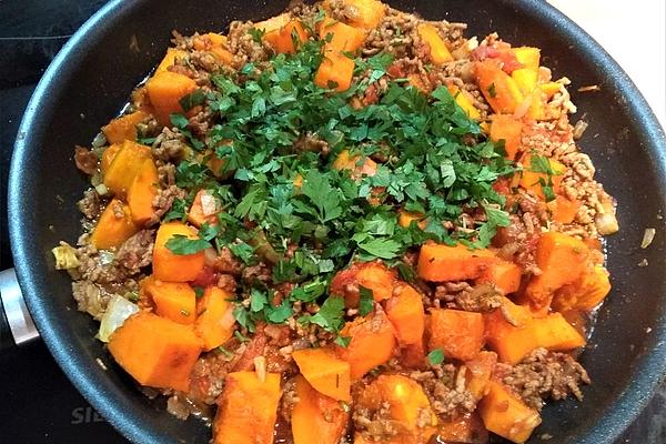 Pumpkin Minced Meat Pan with Oriental Touch