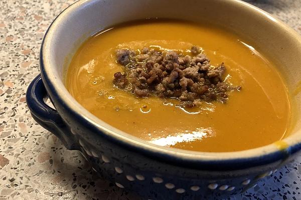 Pumpkin Soup with Roasted Mince