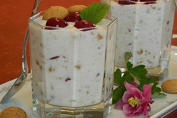 Quark – Yoghurt Cream with Amarettini and Sour Cherries