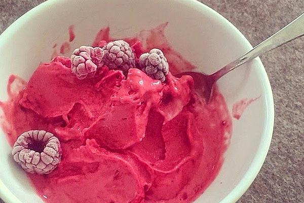 Quick and Easy Raspberry Ice Cream