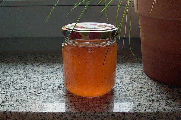 Quick Apple Jelly with Allspice and Cardamom