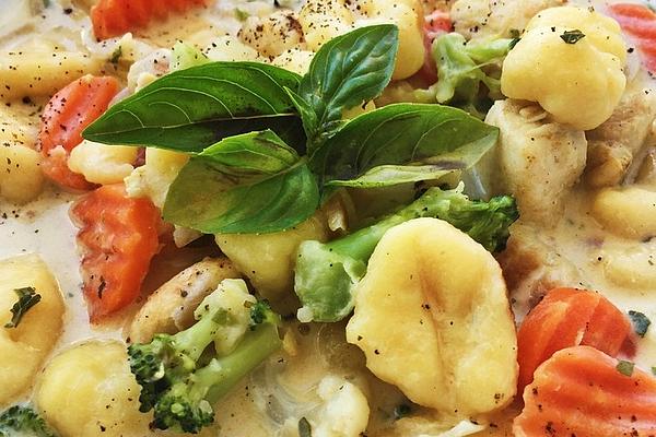 Quick Gnocchi Chicken Pan