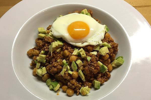 Quick Mince Chickpea Pan with Avocado and Fried Egg