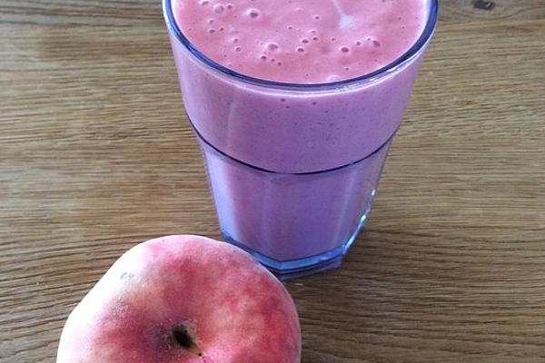 Raspberry and Peach Smoothie