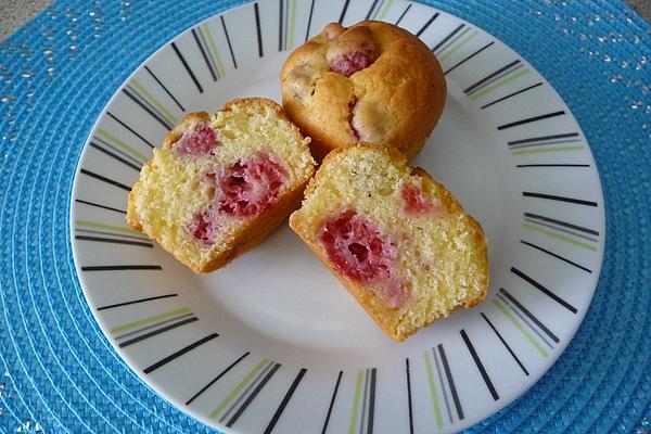 Raspberry Eggnog Muffins