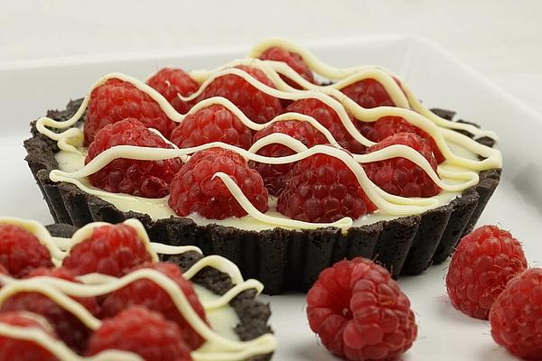 Raspberry Tartlets with White Chocolate