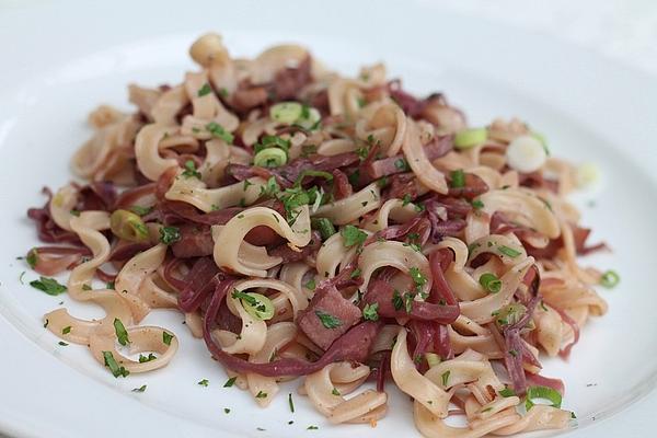 Red Cabbage Noodles with Smoked Pork