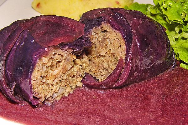 Red Cabbage Roulade with Mulled Wine Sauce