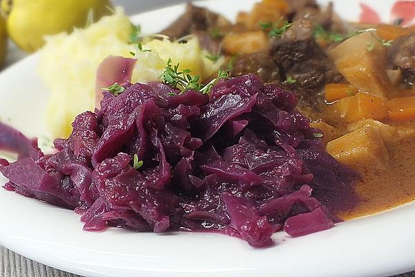 Red Cabbage with Apple and Quince
