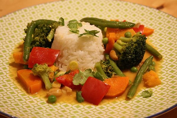 Red Thai Curry with Chicken and Vegetables