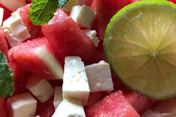 Refreshing Melon and Feta Salad Without Oil