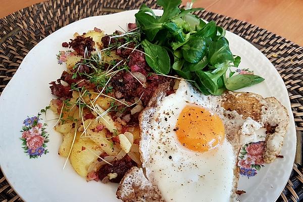 Rhenish Potatoes with Fried Eggs and Lamb`s Lettuce