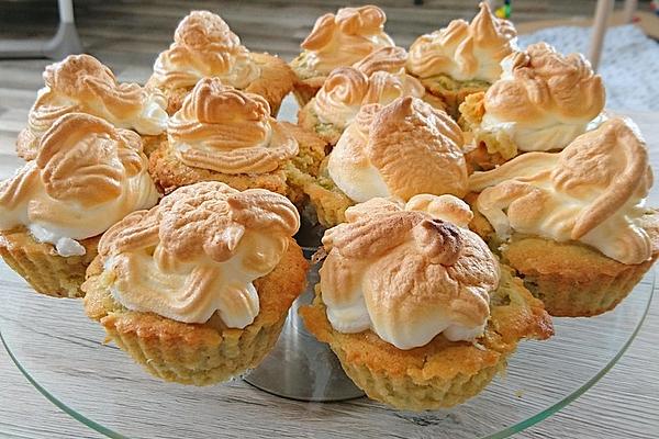 Rhubarb Muffins with Meringue